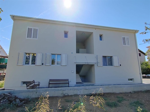 Property of 3 apartments for sale in Kastel Stafilic only 400 meters from the sea