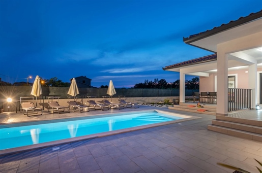 Hervorragende Villa in Labin mit Swimmingpool