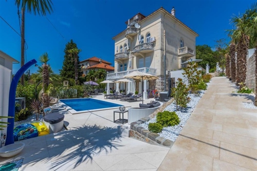 Gorgeous villa in Crikvenica on the second row to the sea