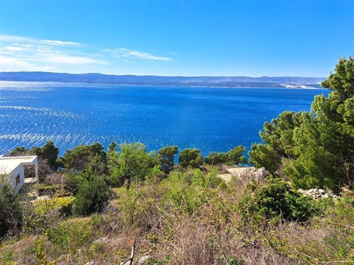 Fantastisches Grundstück in der 1. Reihe zum Meer an der Riviera von Omis