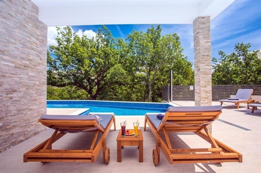 Marvellous new villa on Omis riviera, very private and charming