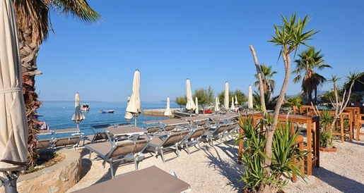 Продается пляжный отель в роскошном пригороде суперпопулярного Сплита!