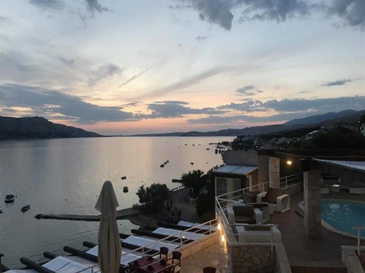 Waterfront hotel on the first row to the sea on Pag for sale and for lease