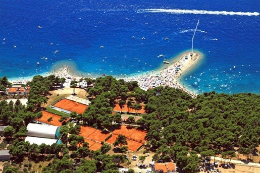 Waterfront land plot in Makarska, T1-T2 (for hotels and apart-hotels construction)