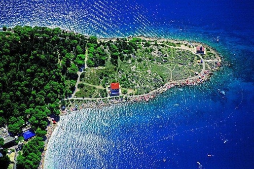 Waterfront land plot in Makarska, T1-T2 (for hotels and apart-hotels construction)