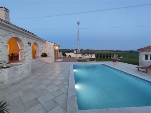 Beautiful stone villa in prestigious Brtonigla on 3565 sq.m. Of land!