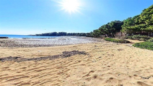 Baugrundstück am Wasser für Touristen- und Gastronomiezwecke auf der Insel Vir