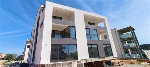 Neue Wohnung in Rovinj, 200 Meter vom Meer entfernt