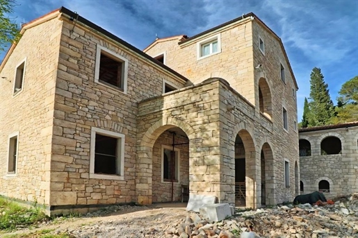 Magnificent stone villa in Rovinj area, second-to-none property