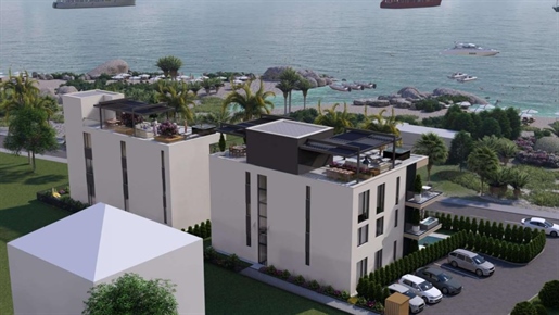 Luxuriöses Penthouse im Bau, 1. Reihe zum Meer in Sukosan!