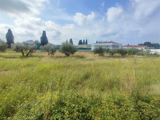Unique urban land in Fažana, 50 meters from the beach