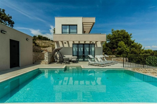 Luxuriöse, moderne Villa mit atemberaubender Aussicht in Vinisce