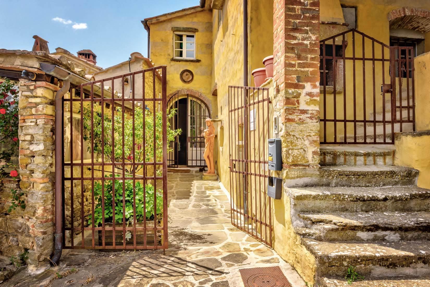 Purchase: House (52100)