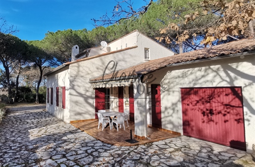 Property with swimming pool between Uzès and Goudargues