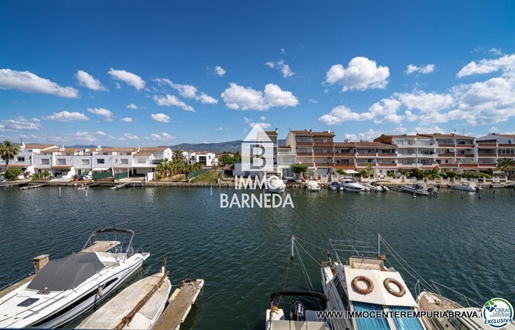 Krásný byt s nádherným výhledem na Port Empordà