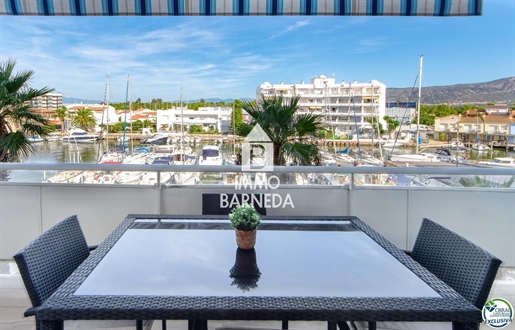 Apartamento con Terraza y Vistas al Canal en Santa Margarita, Roses - Piscina y Parking Incluidos