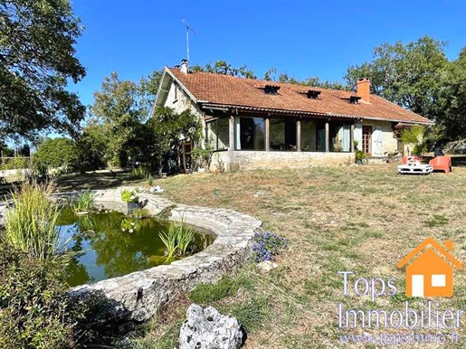 5 Bedrooms stone house with beautiful jarden, pool and pond ... And the most amazing view