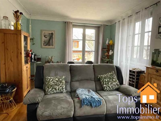 Renovated house with private garden and terraces. Also Commercial property used as a restaurant