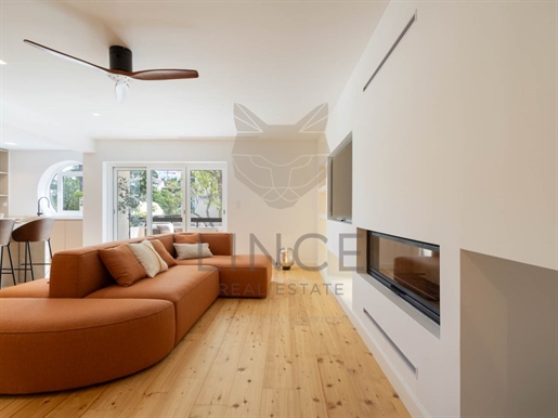 Fully remodeled 3 bedroom apartment inserted in a condominium with garden and garage in Estoril