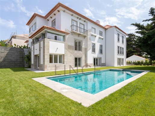 Luxueuse villa de 8 chambres entièrement récupérée à Restelo
