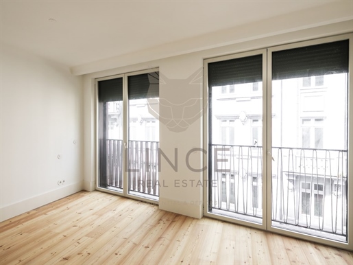 2 bedroom flat with garage in the city centre of Porto