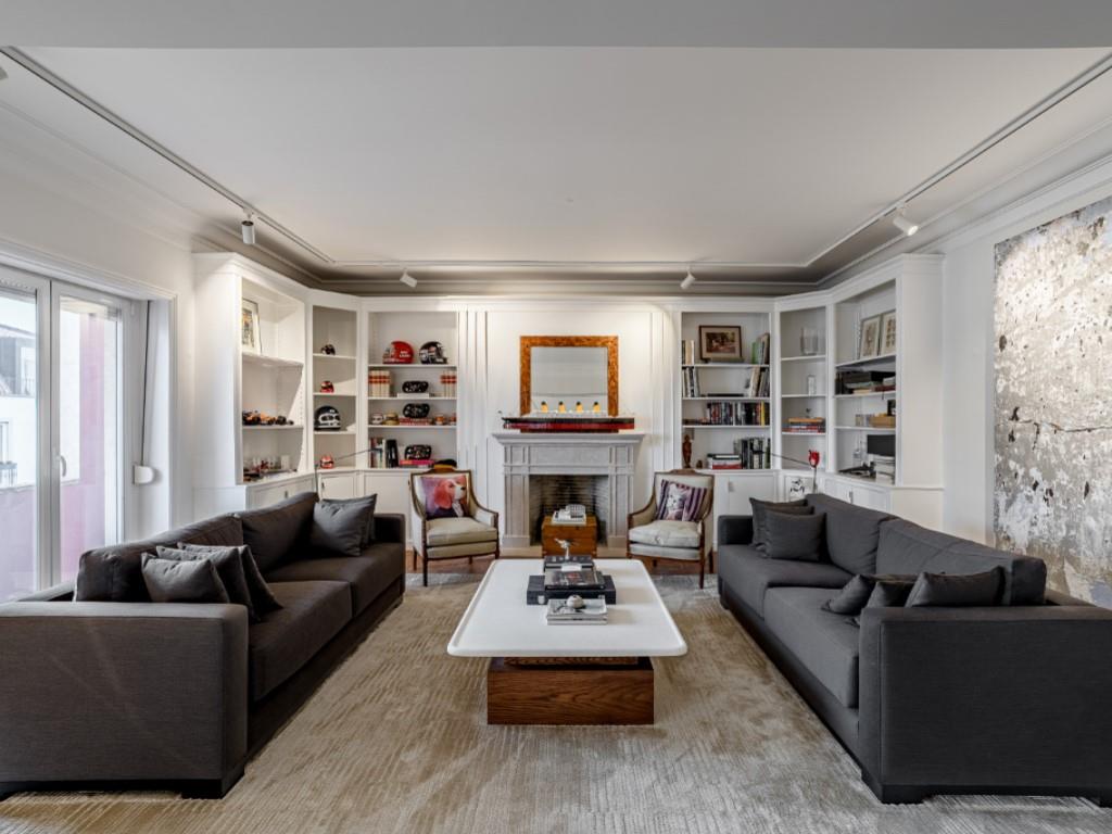 Purchase: Apartment (1200-667)
