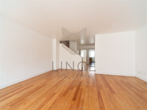 Penthouse Duplex T2 + 1 in the heart of São Bento!