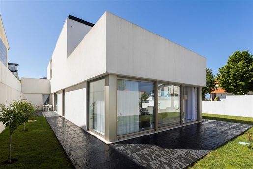 Contemporary Villa, Vila Nova de Gaia