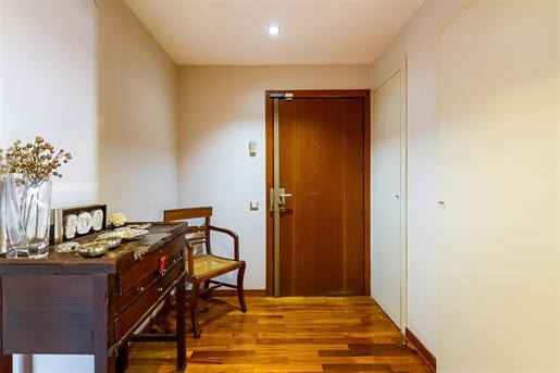 Three-Bedroom apartment, Avenida da Boavista