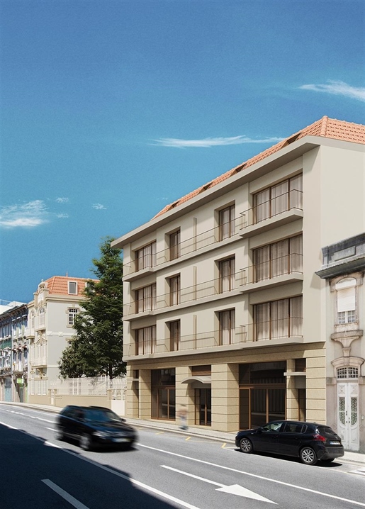 Apartamento Duplex T3 com varanda, centro do Porto