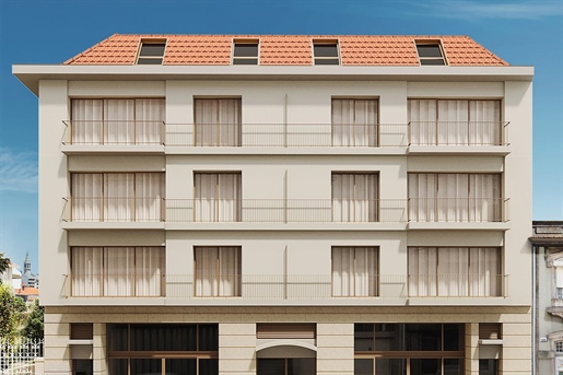 Three-Bedroom Duplex Apartment with a Balcony