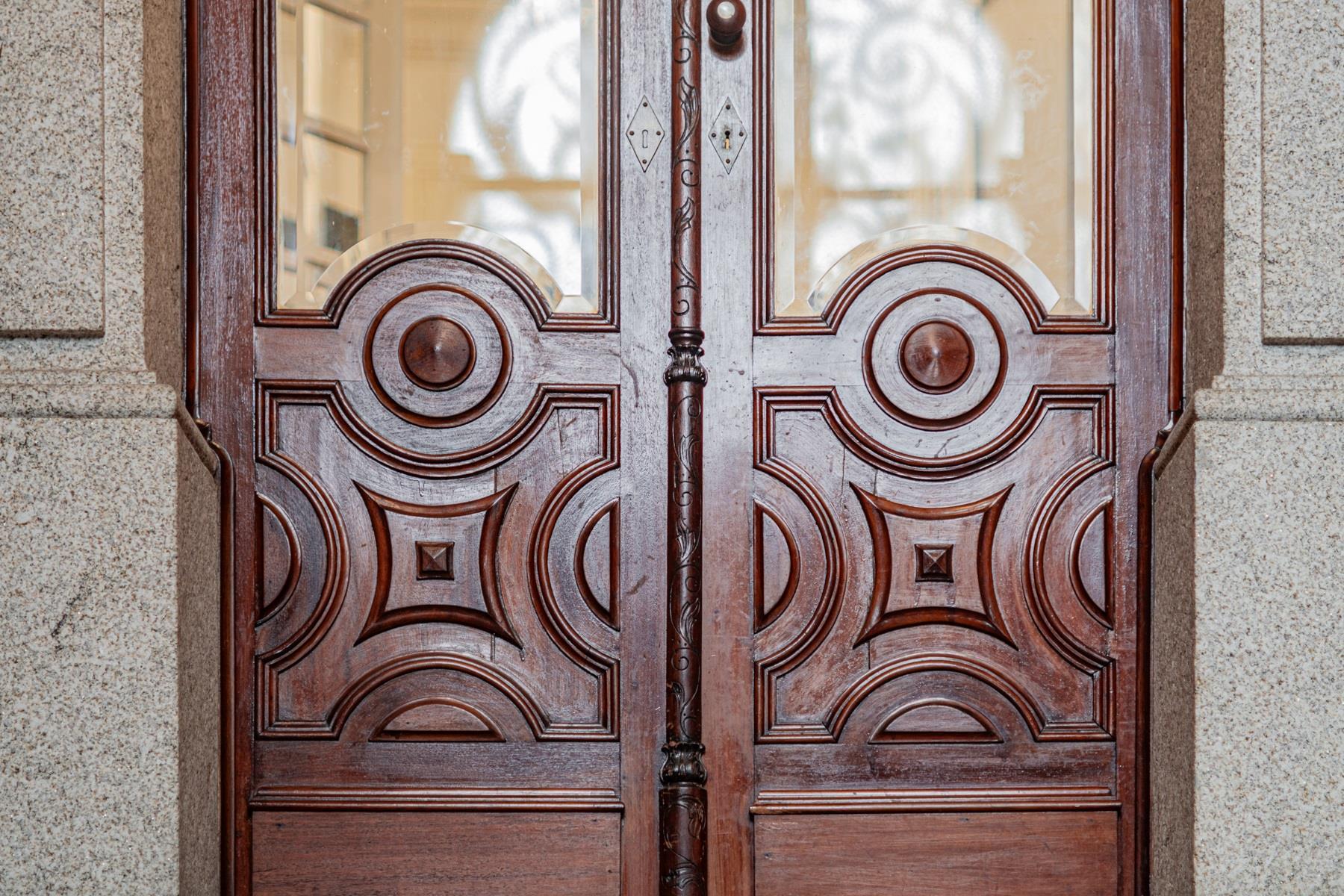 Classified Mansion in the Center of Porto