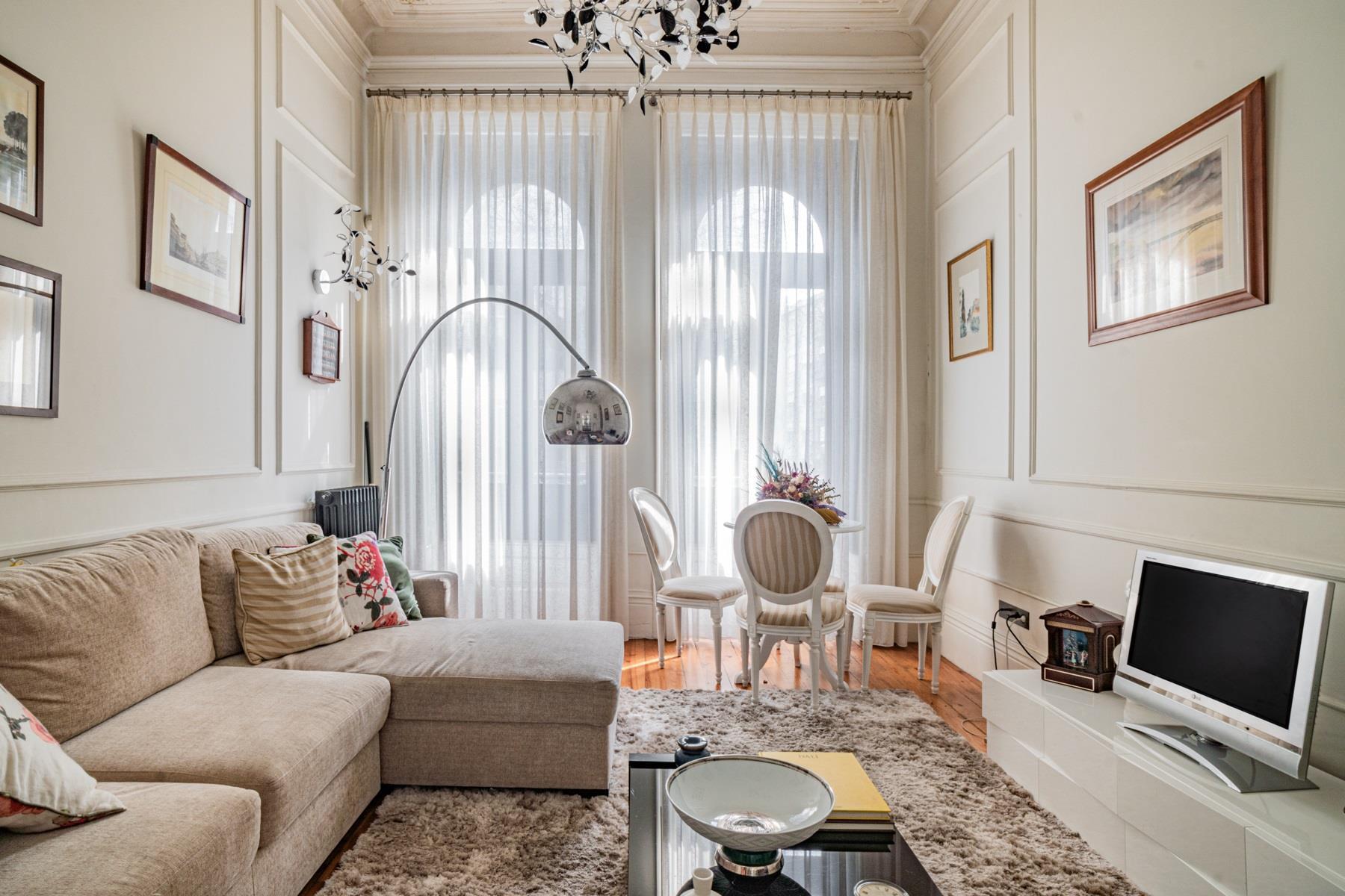 Classified Mansion in the Center of Porto
