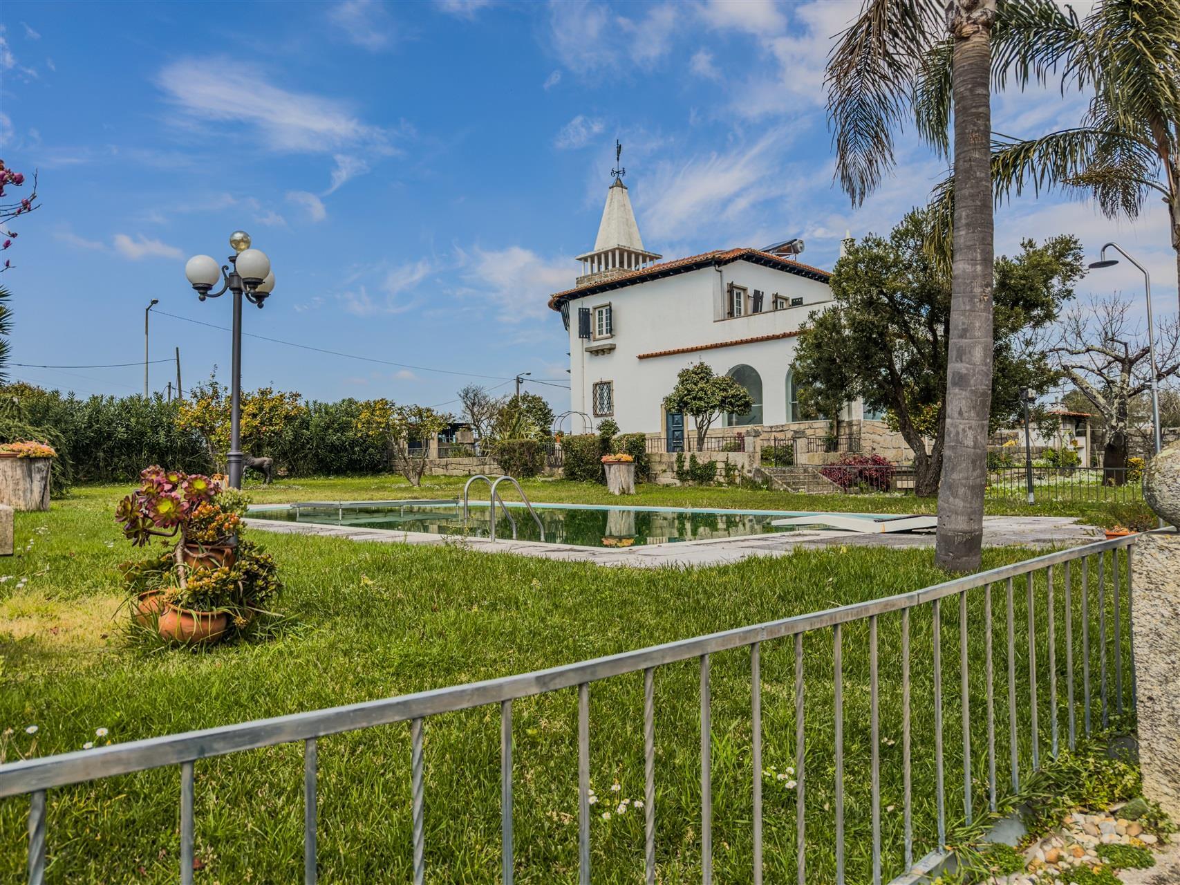 Manor House 5 Bedrooms - Maia