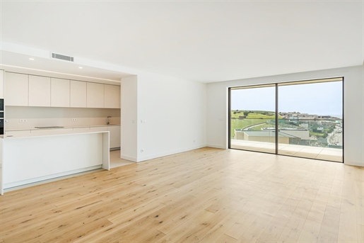 3-Bedroom Apartment - Quinta Marques Gomes