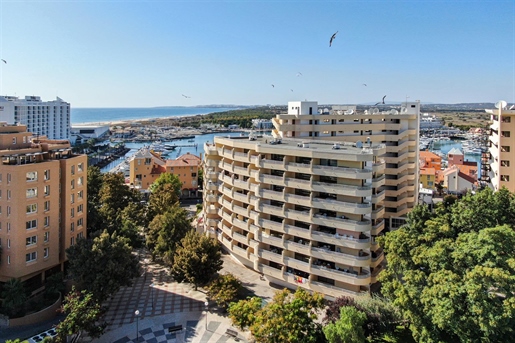 Top Floor Apartment with Sea Views in Vilamoura