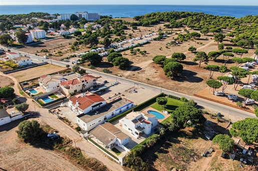 Detached Villa in Praia da Falésia, Albufeira