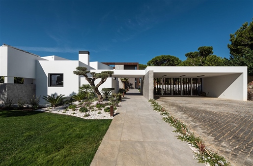 Moradia contemporânea em Vilamoura