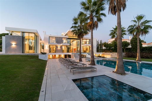 New Contemporary Villa in Quinta do Lago