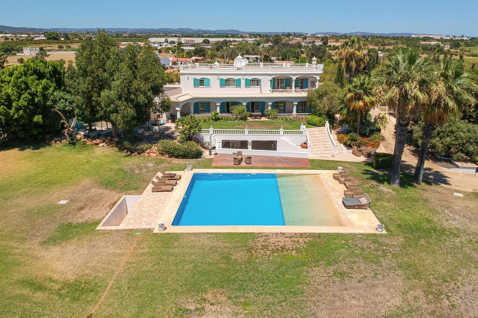 Ria Formosa Frontline 5-Bedrooms Villa