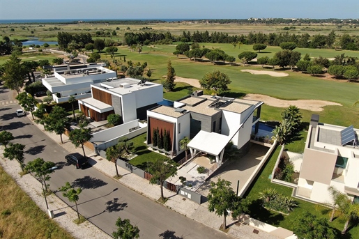 Contemporary Villa with Golf Views in Vilamoura