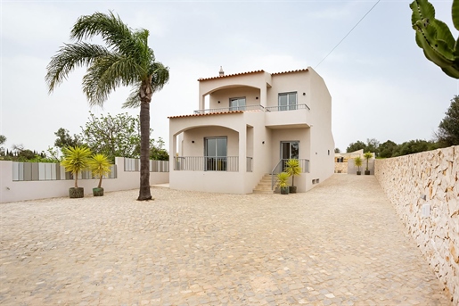 Detached house with sea view, Fonte Santa