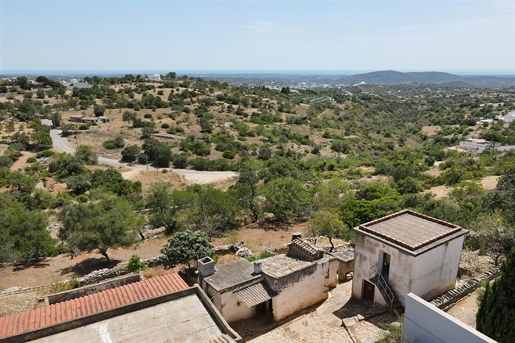 Terrain avec vue mer et projet approuvé à Loulé