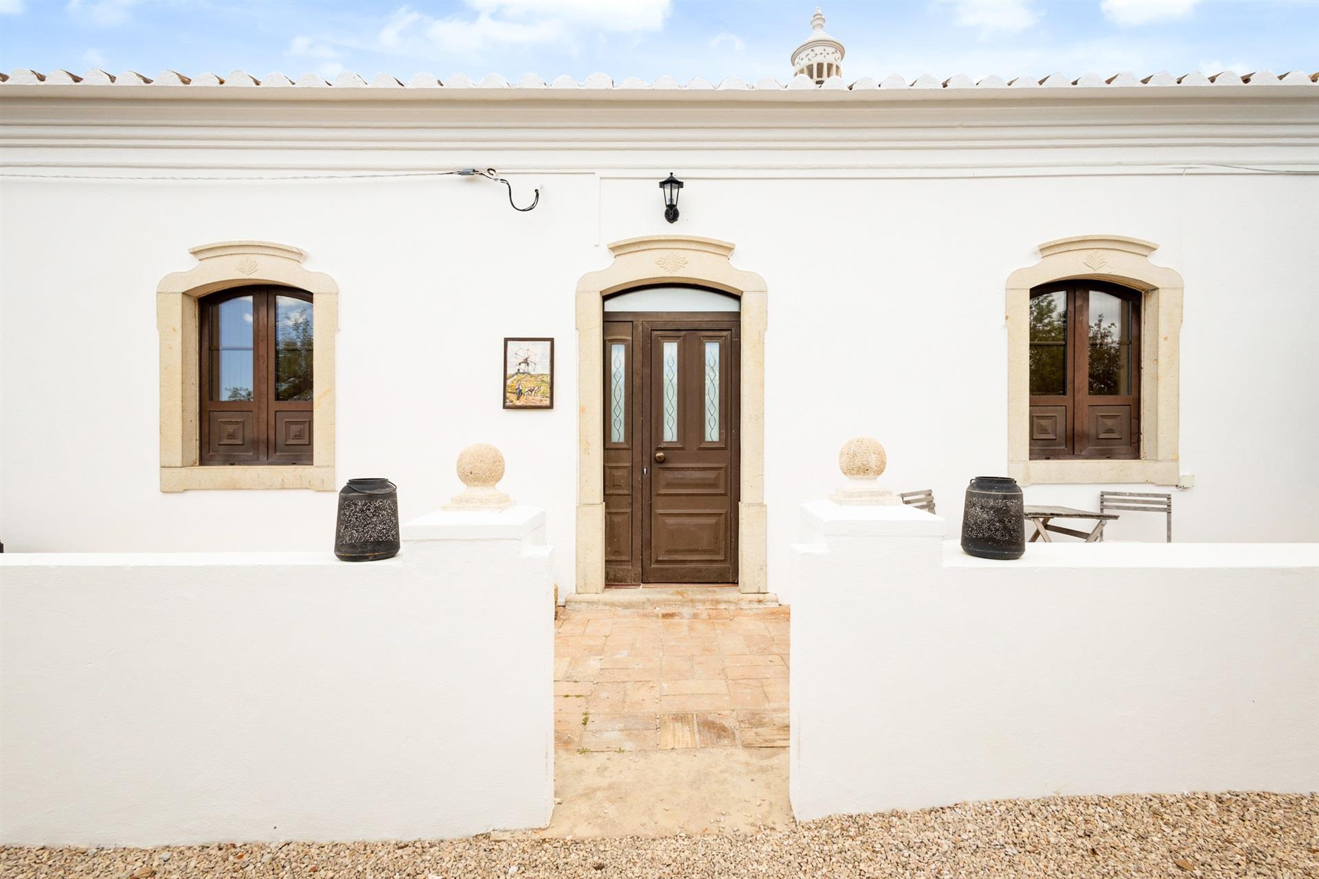 Traditional 6 bedroom villa in Boliqueime