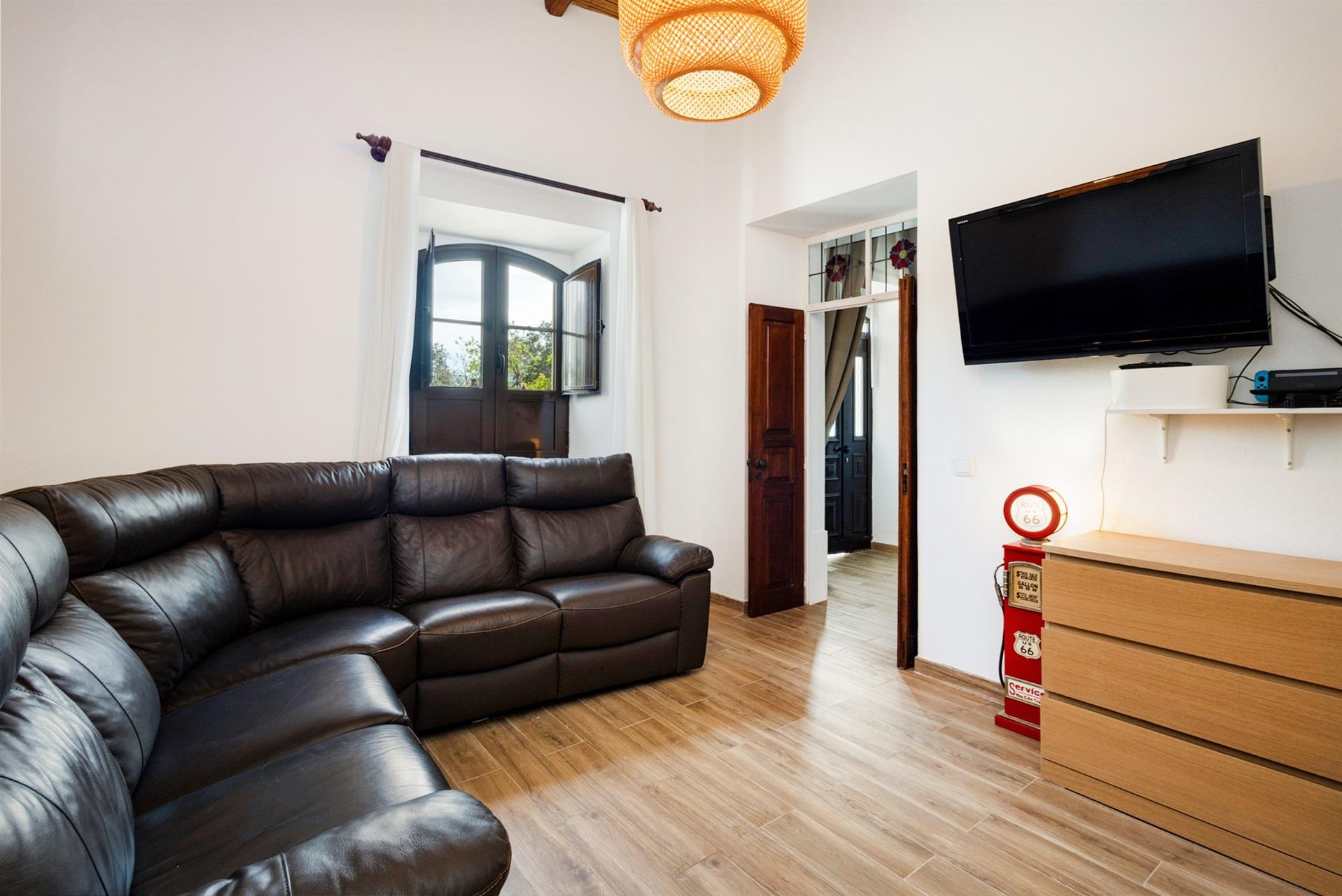 Traditional 6 bedroom villa in Boliqueime