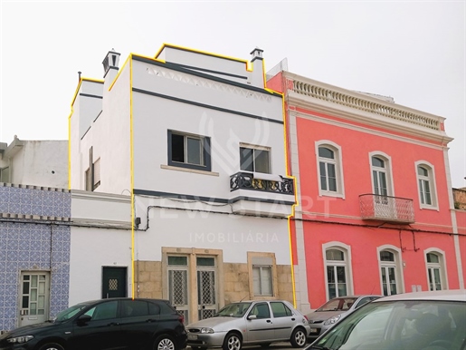 Maison avec projet approuvé dans le centre-ville d'Olhão
