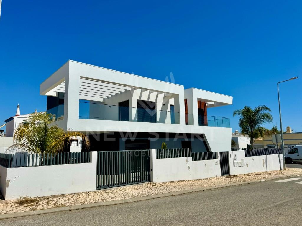 Exclusieve moderne villa met 3 slaapkamers in Olhão