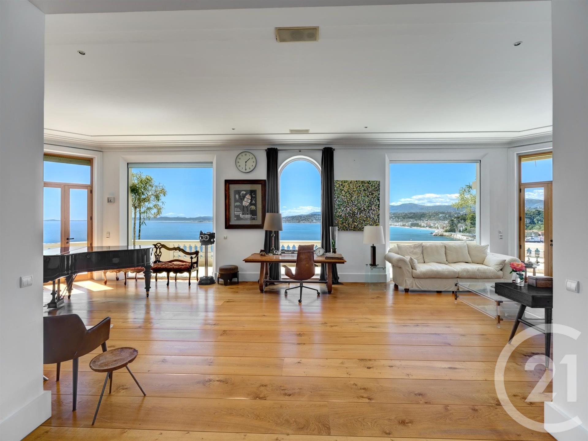 Purchase: House (06300)