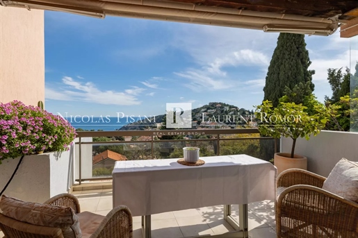 Villefranche Vinaigrier - Residence with swimming pool - Top floor - 4 rooms duplex apartment - Sea