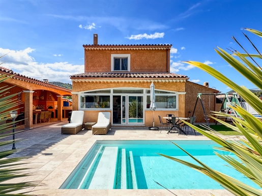 Villa T4, with swimming pool, jacuzzi and outbuildings